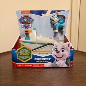 PAW Patrol Everest Snow Plow Toy (NEW IN BOX!)